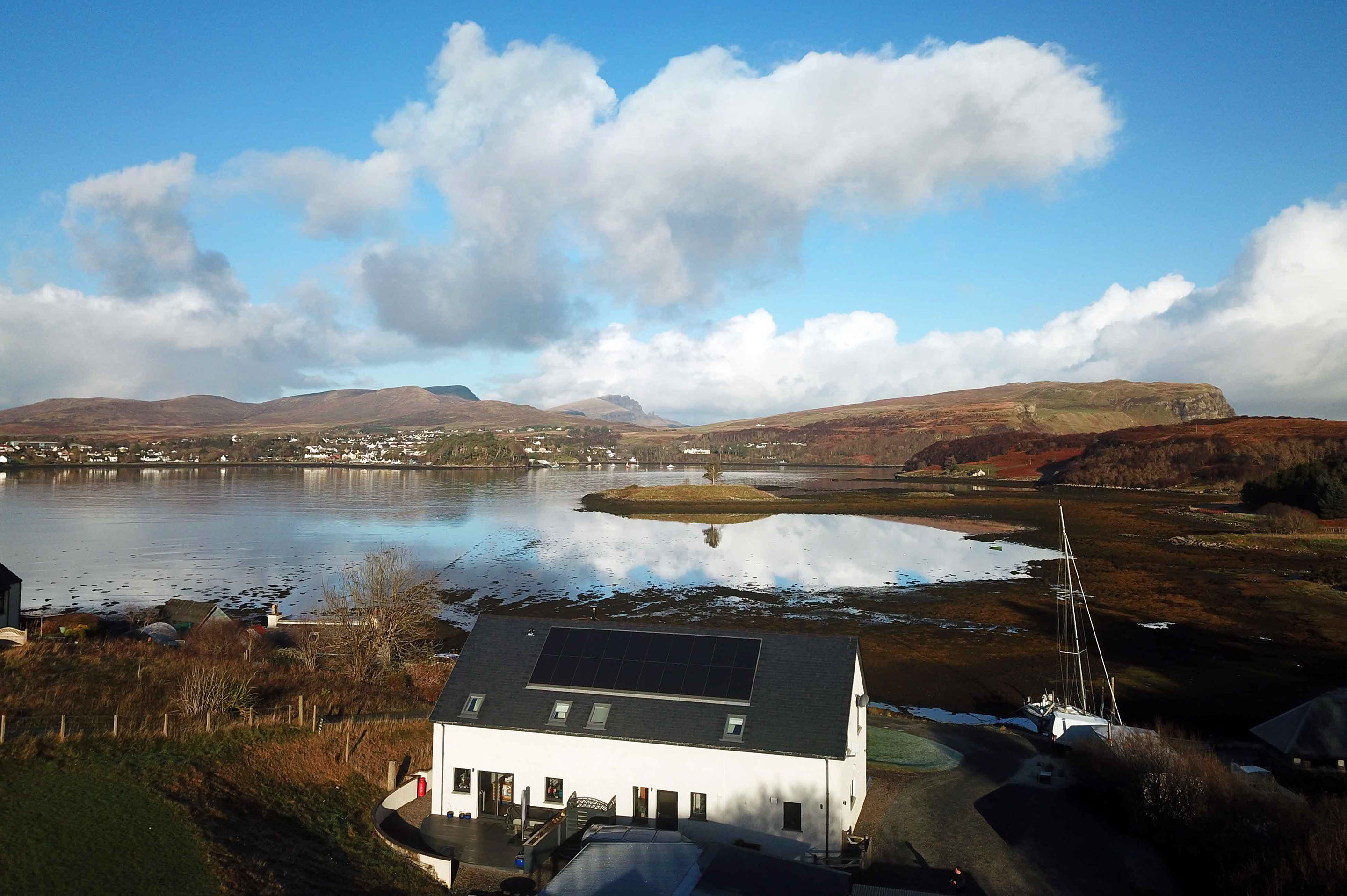 Enjoy panoramic sea and mountain views of the Isle of Skye when you stay at Scorr House