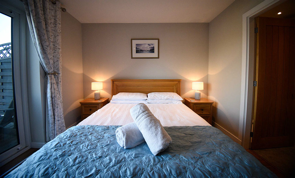 Scorr House self catering accommodation with sea views contani King Sized Double beds